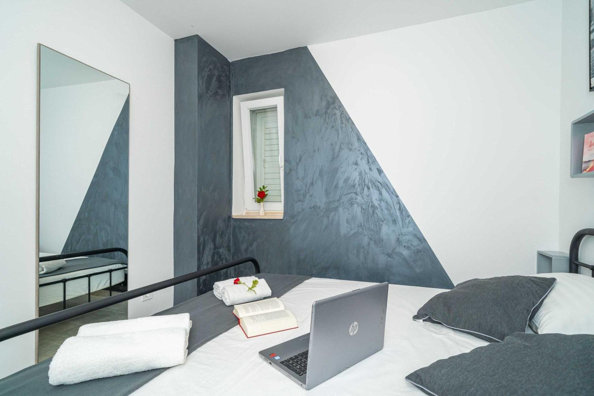 Mata Family Apartments Molunat Exterior photo