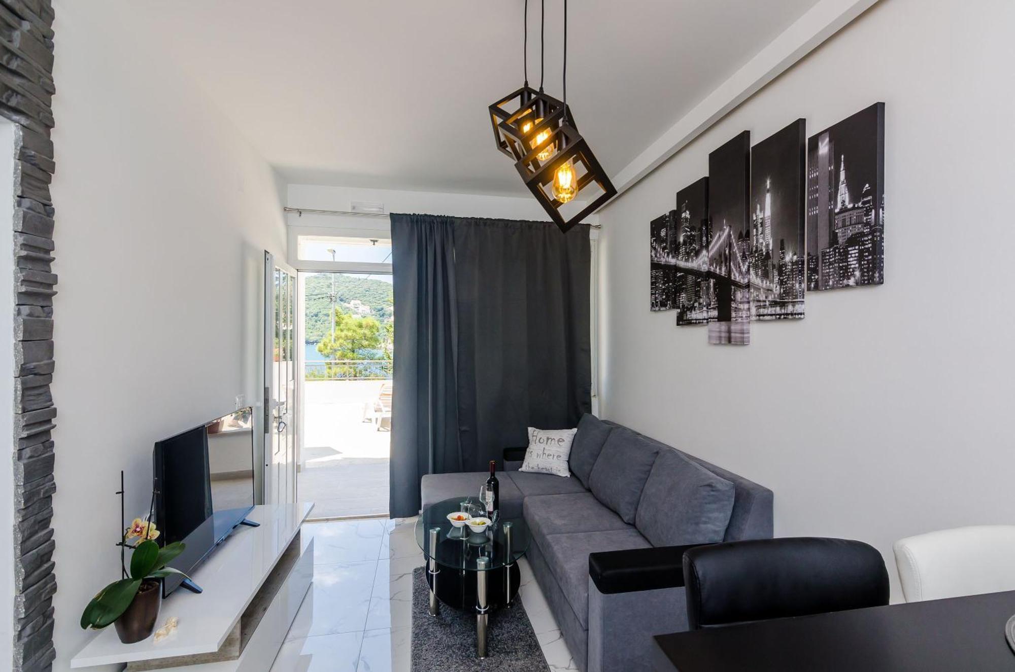 Mata Family Apartments Molunat Exterior photo