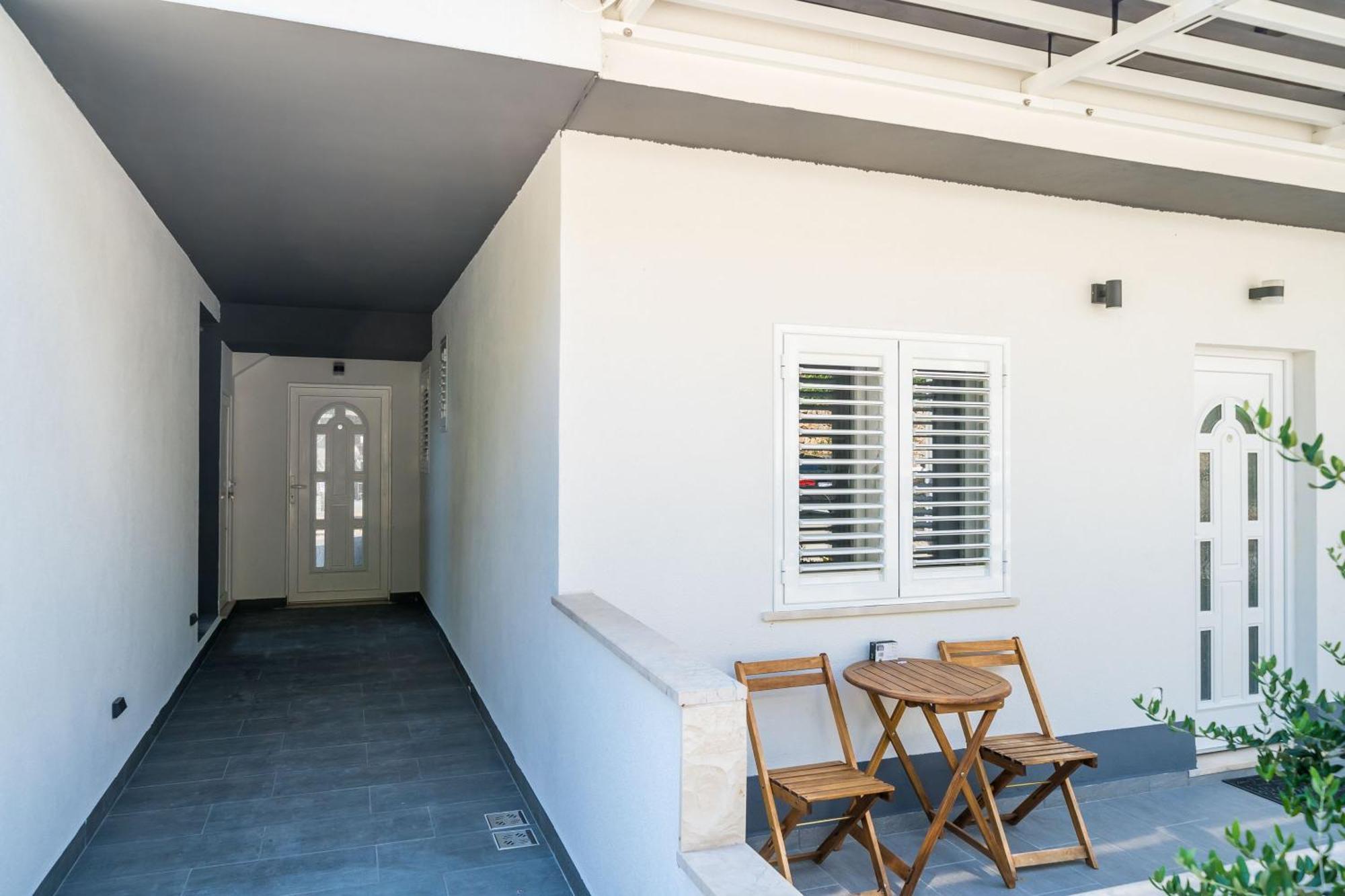 Mata Family Apartments Molunat Room photo
