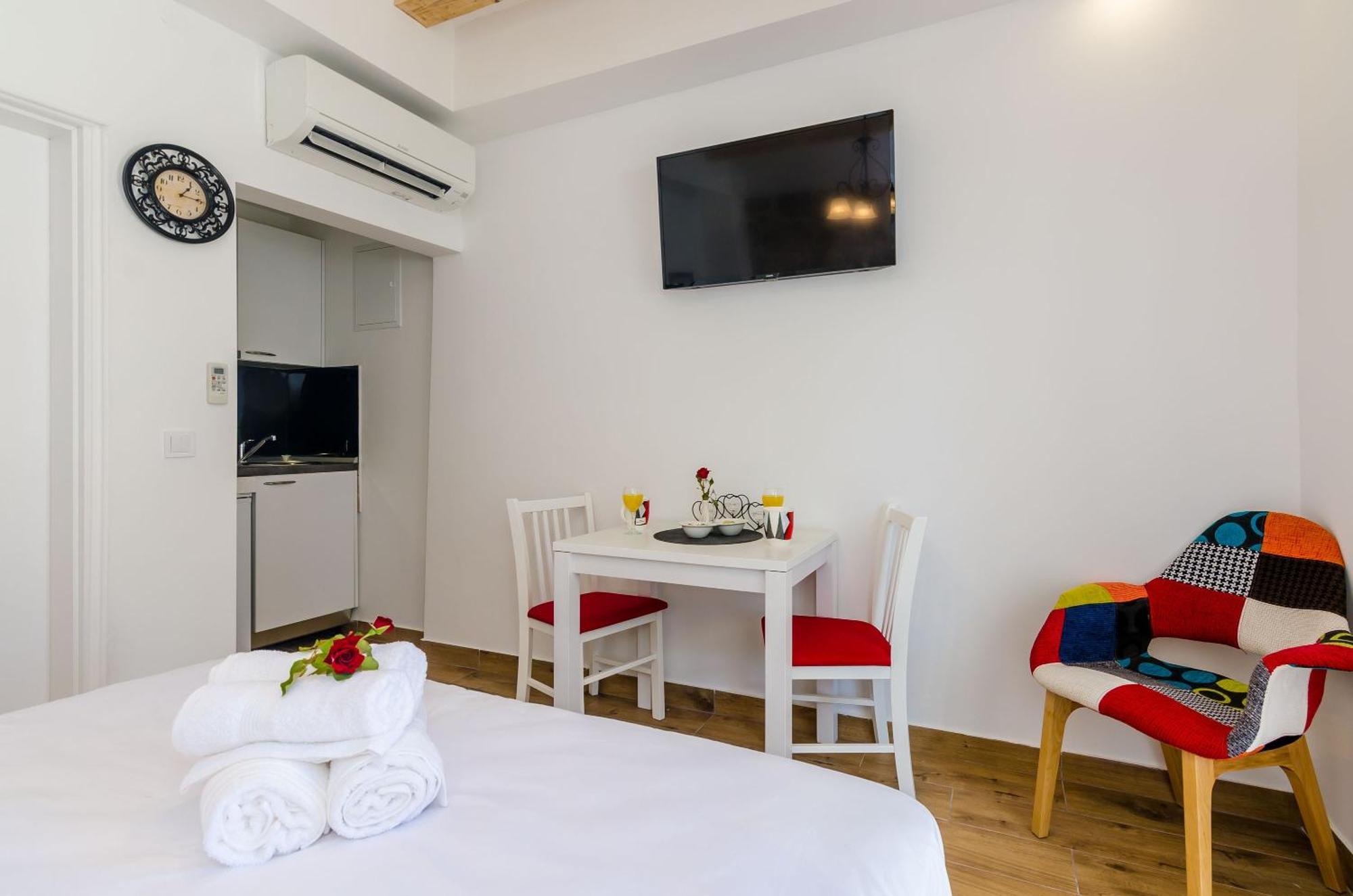 Mata Family Apartments Molunat Room photo